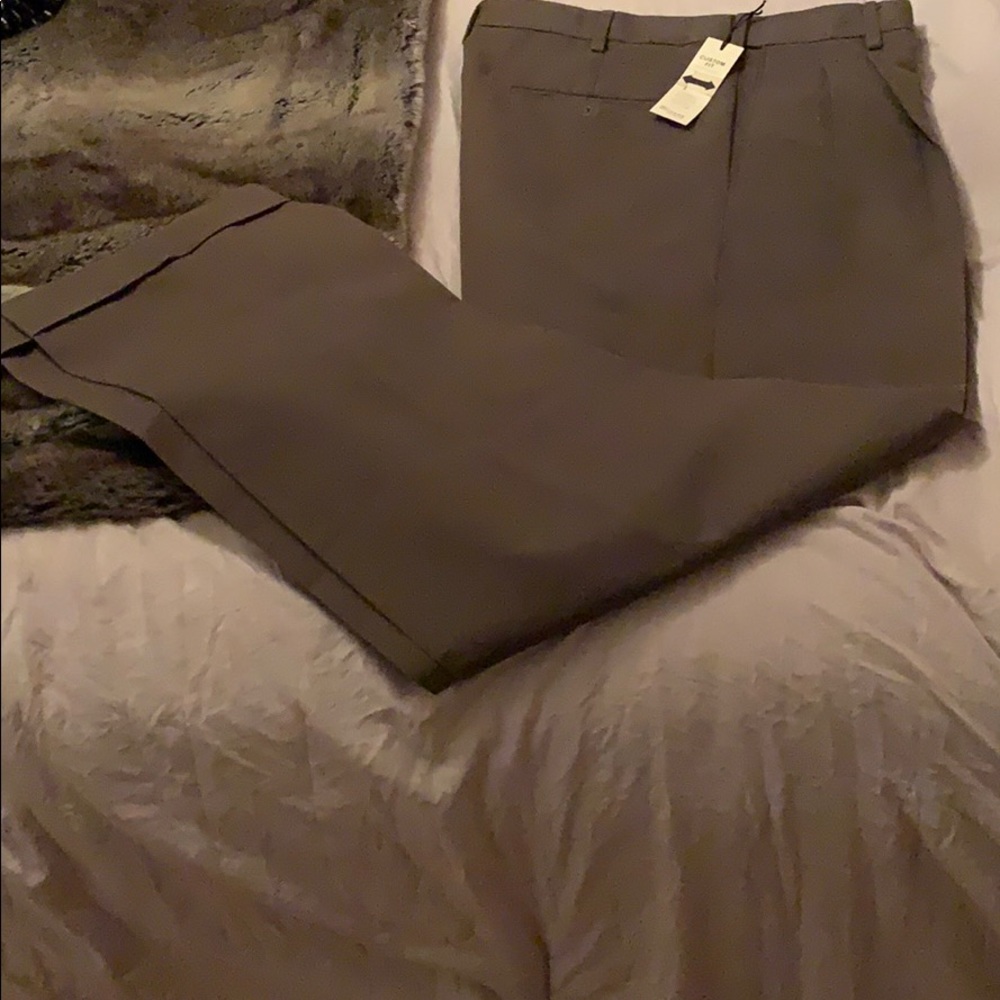 Dockers Premium Pleated Khaki Pants